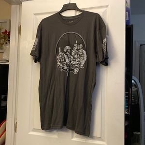 Grunt style men’s printed t shirt in gray. Never worn. Size XXL.